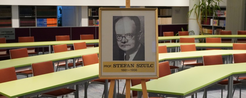 W 2026 r. przypada 70. rocznica śmierci Profesora Stefana Szulca (1881–1956), który wniósł ogromny wkład w rozwój organizacyjny i wydawniczy polskiej statystyki. Pełnił rolę pierwszego kierownika Biblioteki GUS. W uznaniu zasług w 1989 r. Centralnej Bibliotece Statystycznej nadano imię Prof. Stefana Szulca.
