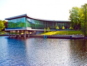 Biblioteka Miejska w Halmstad. Autor zdjęcia Jonas Ottosson