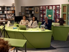 Prelegenci podczas spotkania w czytelni