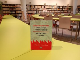 Książka w czytelni CBS