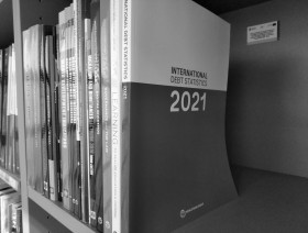 International Debt Statistics 2021 w zbiorach CBS